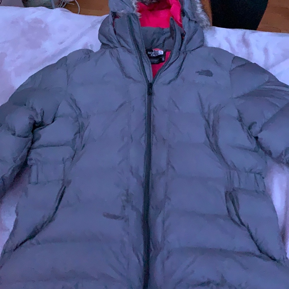 I’m selling a The North face winter jacket